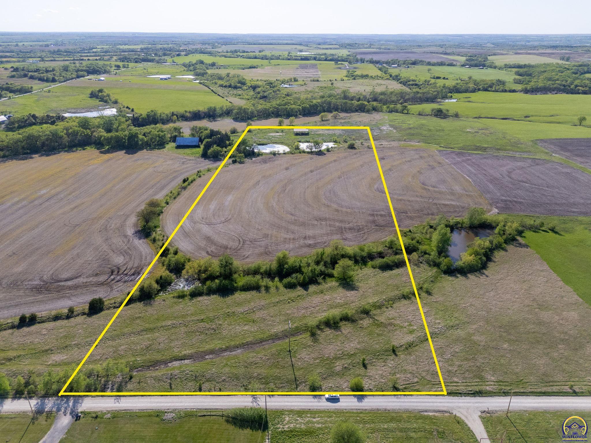 2 Southwest Docking Road Auburn, KS 66402 - Photo 1 of 17