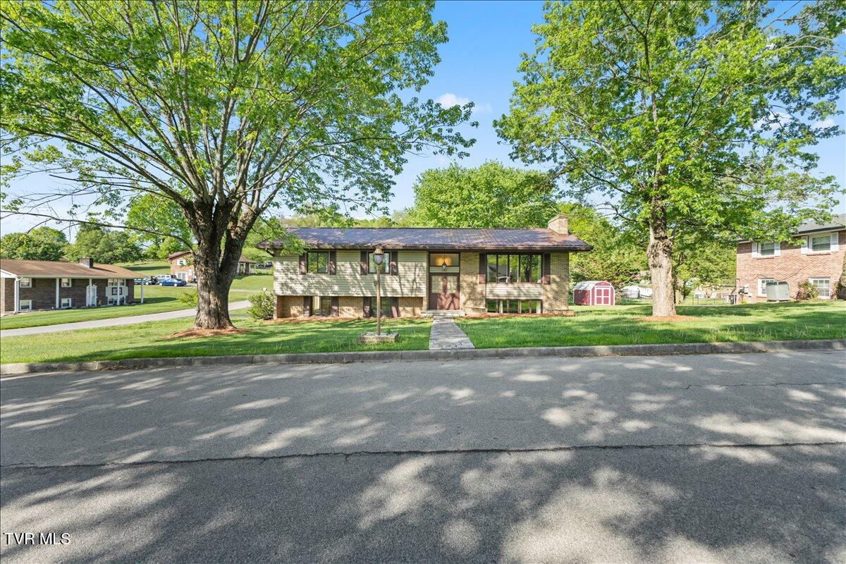 263 Fain Road Blountville, TN 37617 - Photo 9 of 51 02-128A3533