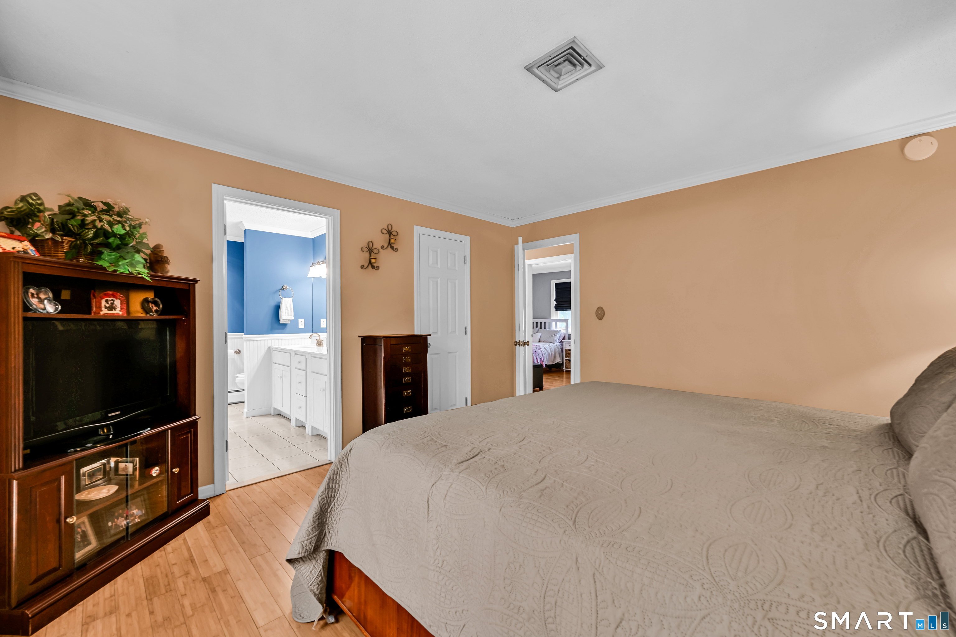 93 Court Street Cromwell, CT 06416 - Photo 13 of 38