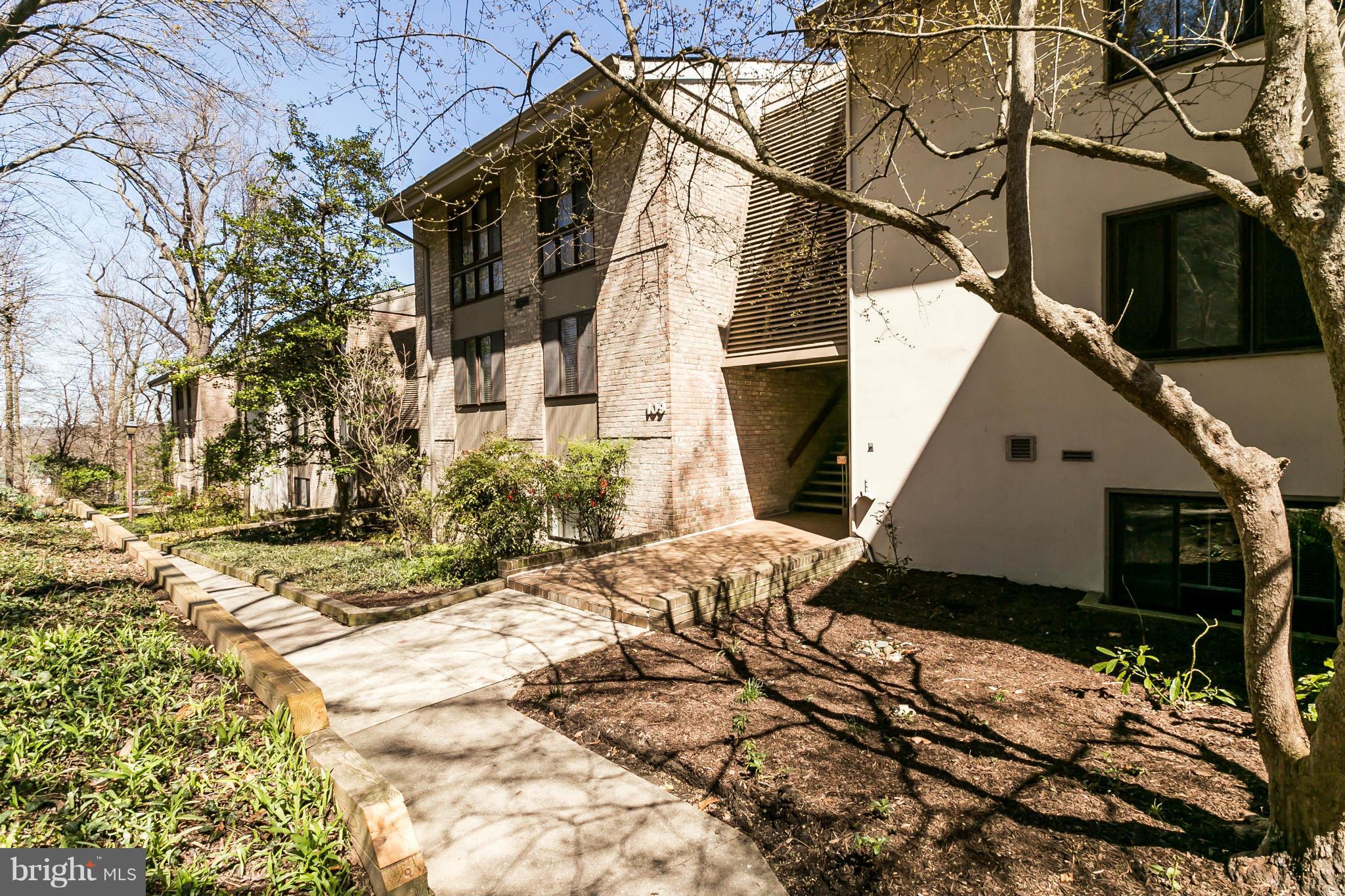 109 Cross Keys Road, Unit R109C Baltimore, MD 21210 - Photo 22 of 27 Exterior (General)