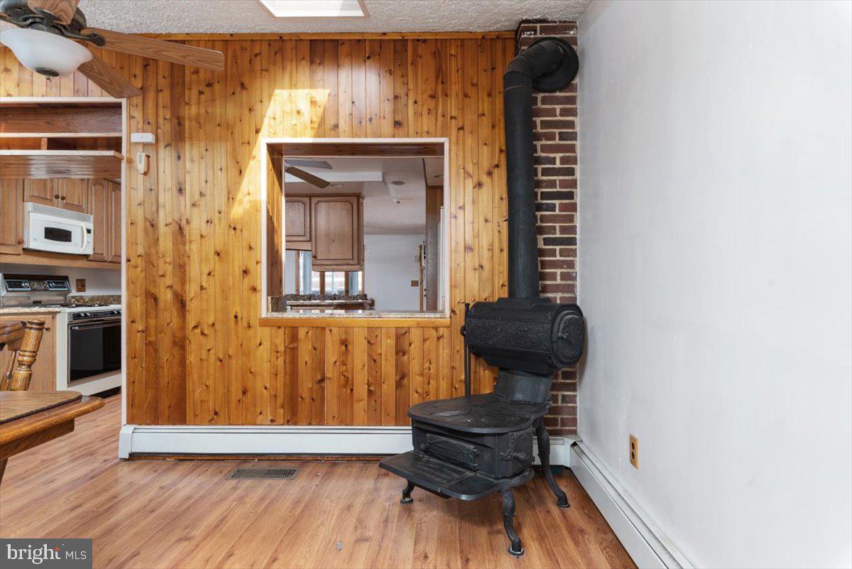 203 West Meadow Road Baltimore, MD 21225 - Photo 4 of 31