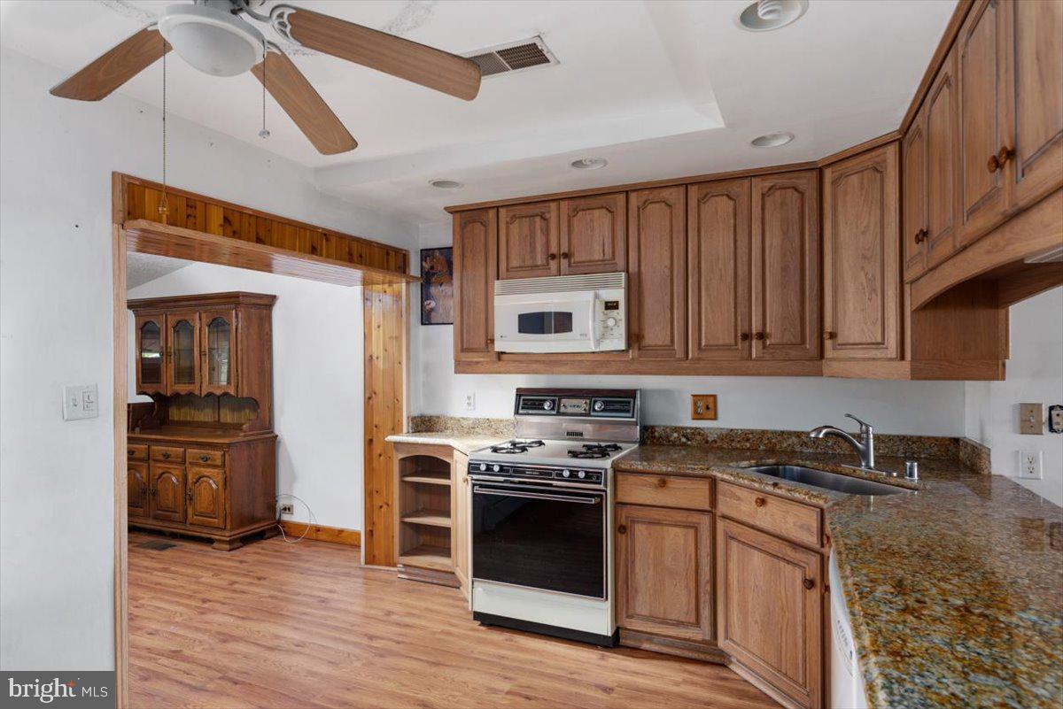 203 West Meadow Road Baltimore, MD 21225 - Photo 7 of 31