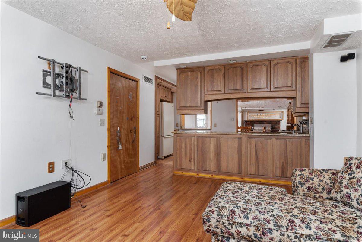 203 West Meadow Road Baltimore, MD 21225 - Photo 9 of 31
