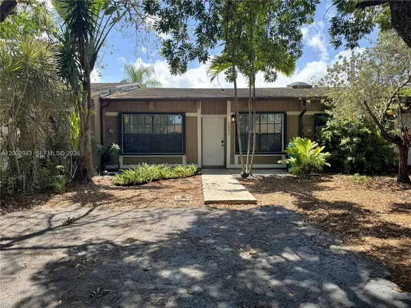 $2,700 | 13640 Southwest 102nd Lane, Unit 13640, Miami, FL 33186