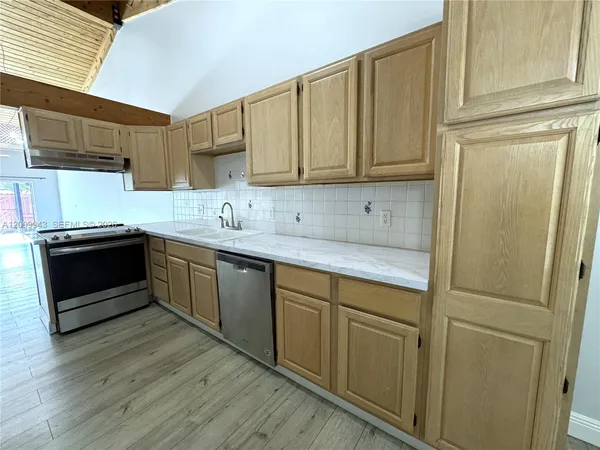 $2,700 | 13640 Southwest 102nd Lane, Unit 13640, Miami, FL 33186