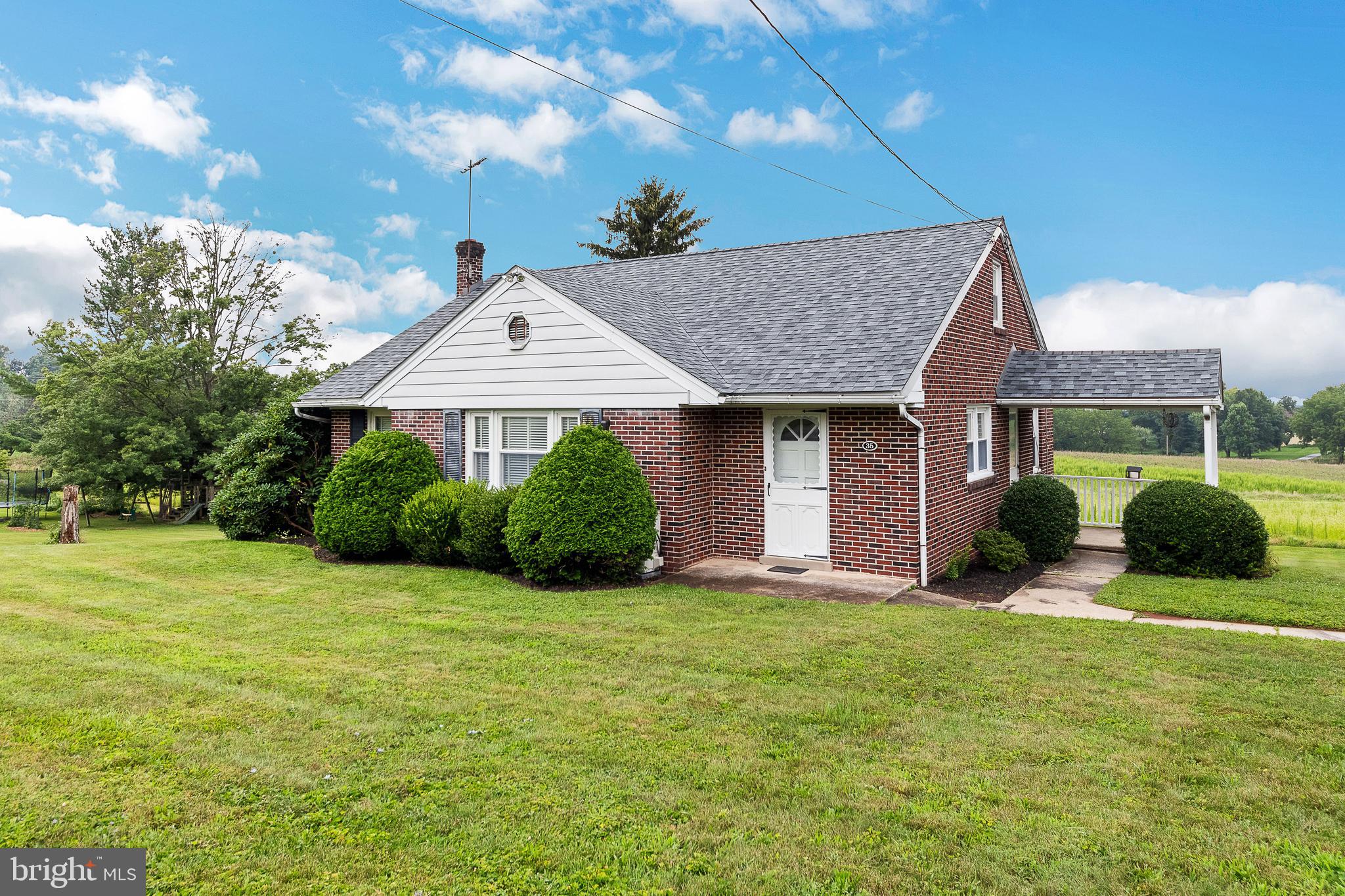 35 Keen Road Spring City, PA 19475 - Photo 2 of 30