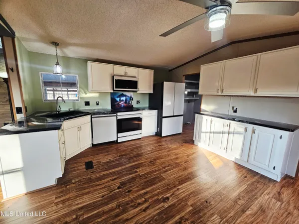 $275,000 | 144 Harlan Davis Road, Lumberton, MS 39455