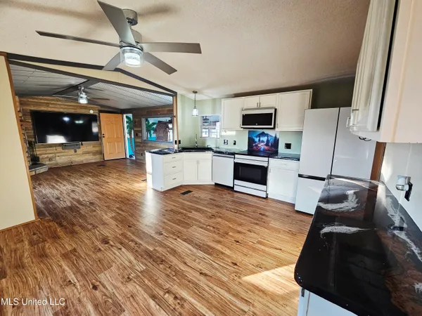 $275,000 | 144 Harlan Davis Road, Lumberton, MS 39455