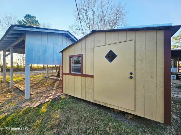$275,000 | 144 Harlan Davis Road, Lumberton, MS 39455