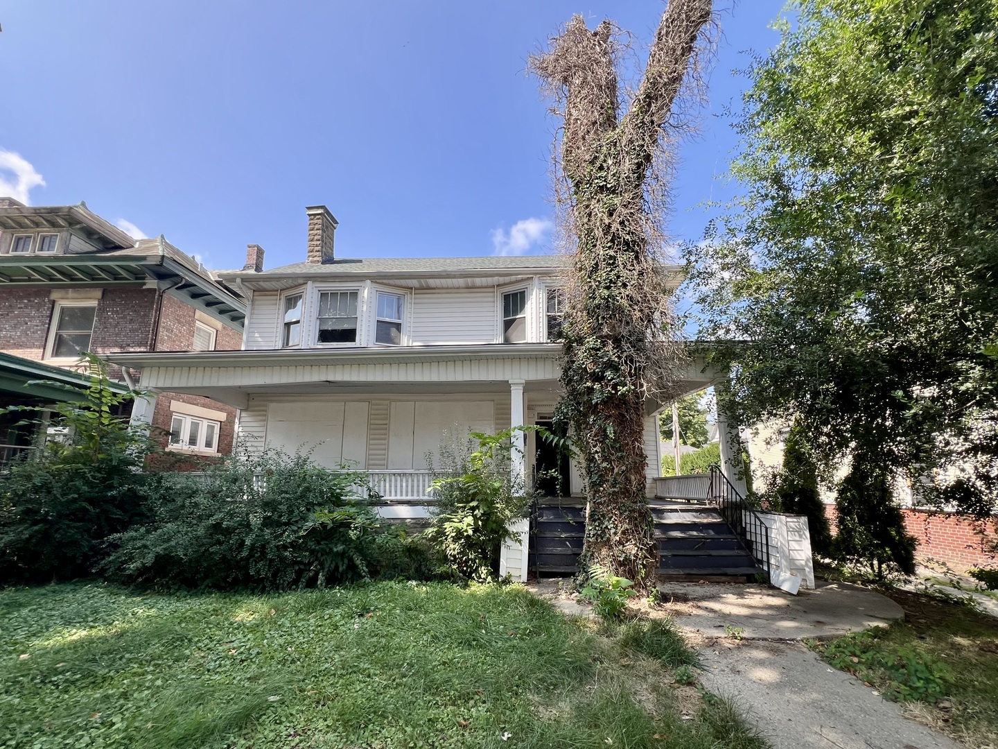233 North Edward Street Decatur, IL 62522 - Photo 1 of 31 a view of a house with a yard