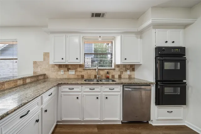 $2,375 | 3518 Cave Springs Drive, Kingwood, TX 77339