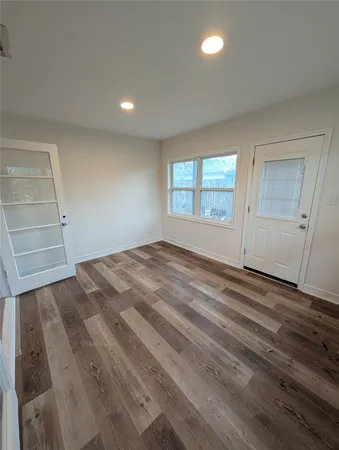 $2,000 | 4110 Ella Boulevard, Houston, TX 77018