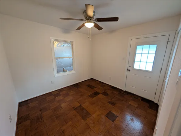 $2,000 | 4110 Ella Boulevard, Houston, TX 77018