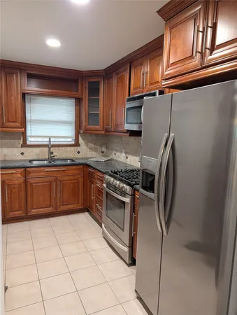 $2,000 | 4110 Ella Boulevard, Houston, TX 77018