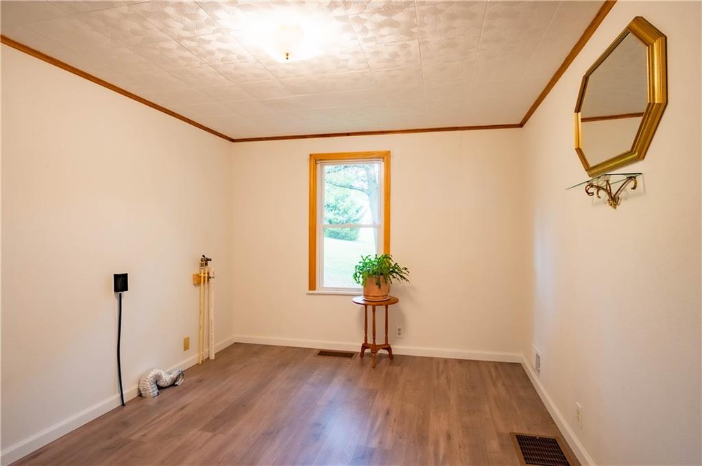 711 Saxonburg Road Butler, PA 16002 - Photo 8 of 22