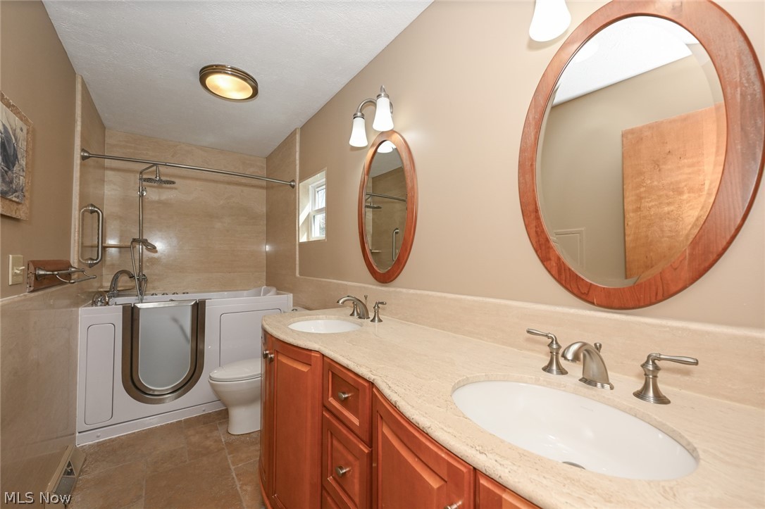 1685 South Medina Line Road Akron, OH 44321 - Photo 22 of 30