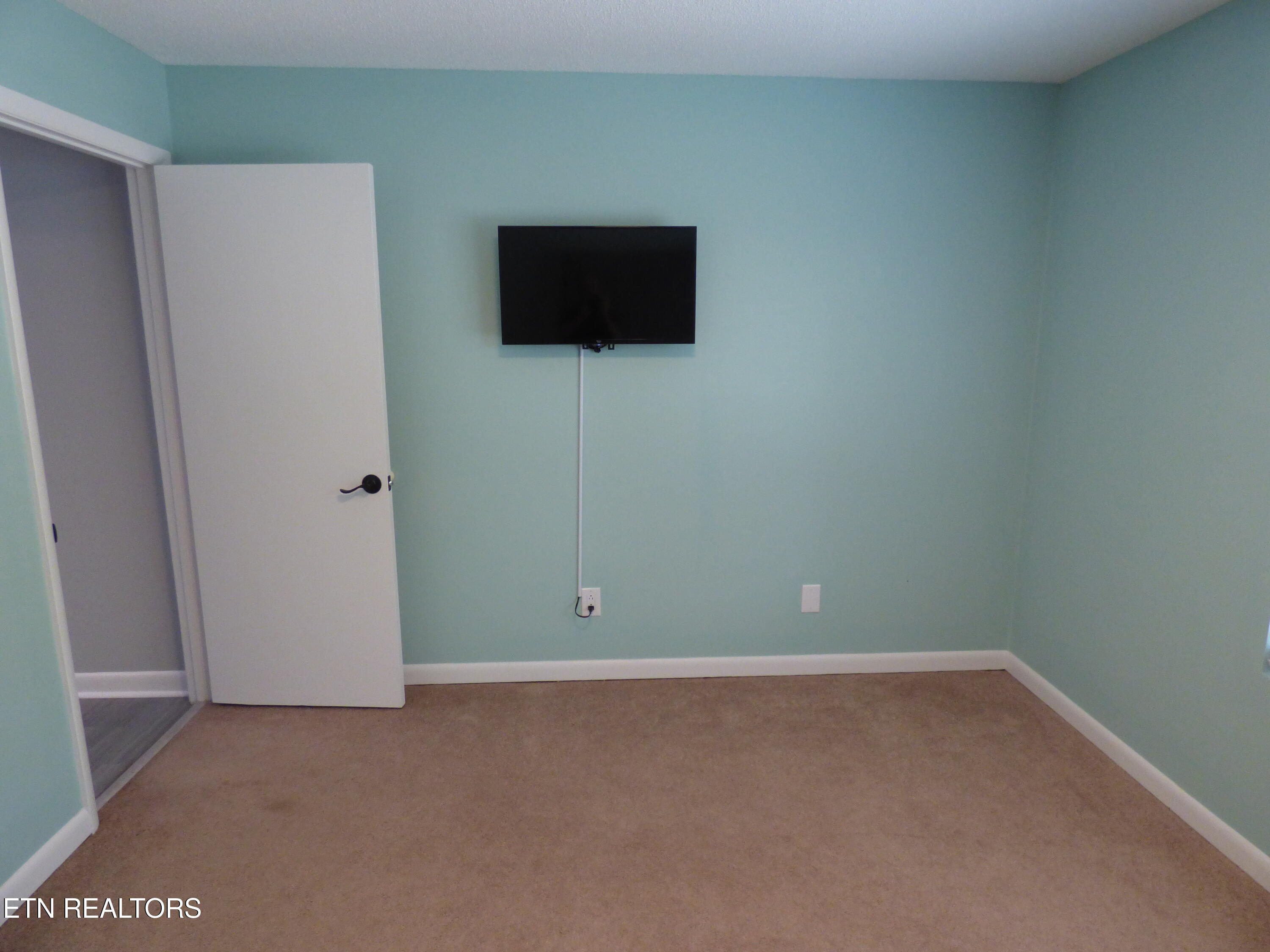 153 Travis Drive Spring City, TN 37381 - Photo 19 of 45 P1080903