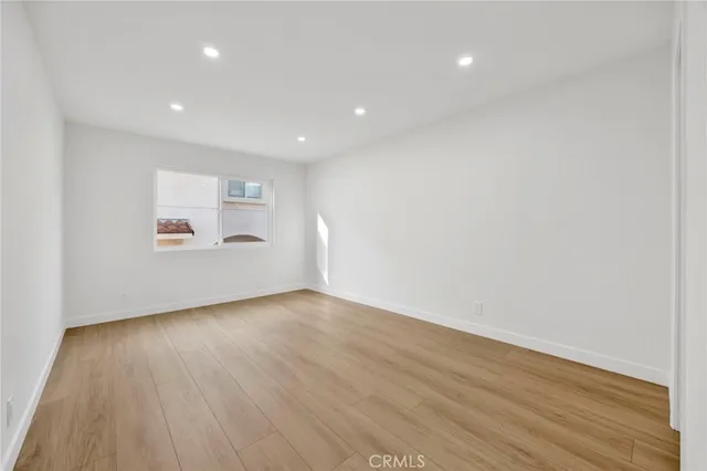 $549,900 | 17303 Chatsworth Street, Unit 4, Granada Hills, CA 91344