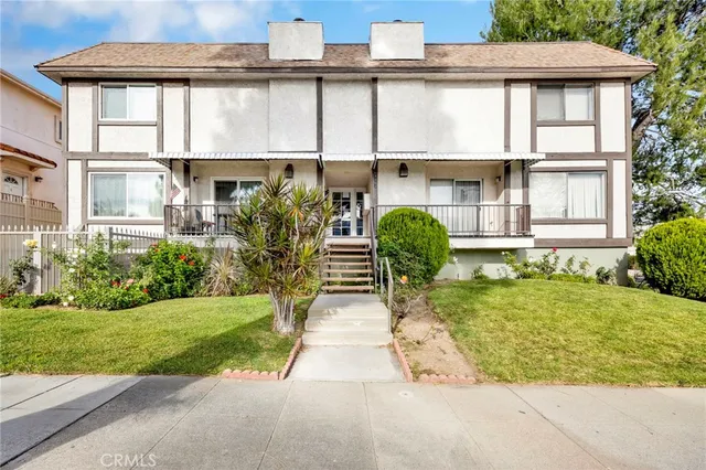 $549,900 | 17303 Chatsworth Street, Unit 4, Granada Hills, CA 91344