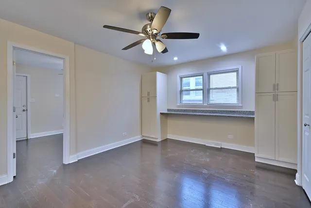 $2,600 | 7103 West Devon Avenue, Chicago, IL 60631