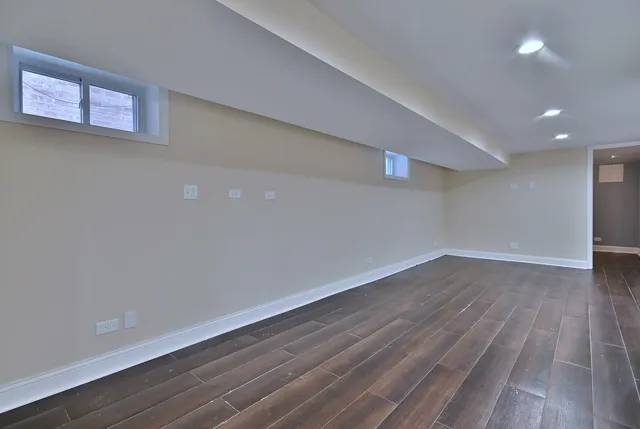 $2,600 | 7103 West Devon Avenue, Chicago, IL 60631