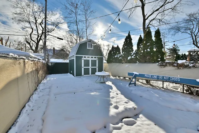 $2,600 | 7103 West Devon Avenue, Chicago, IL 60631