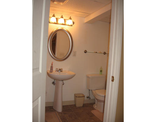 696 Plumtree Road Springfield, MA 01118 - Photo 12 of 15