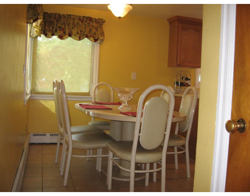 696 Plumtree Road Springfield, MA 01118 - Photo 8 of 15