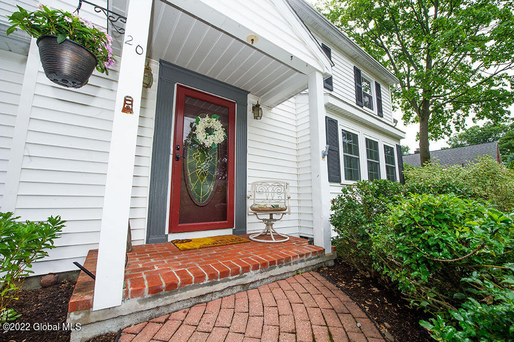 20 Albin Road Bethlehem, NY 12054 - Photo 4 of 35 4