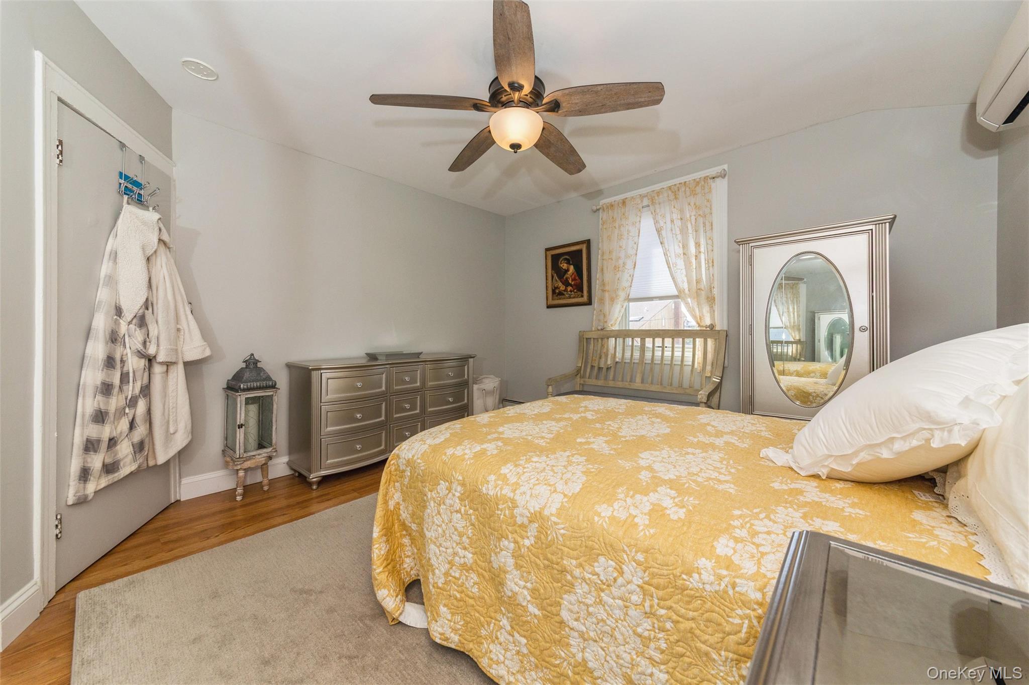 181 Suffolk Road, Unit UPPR Island Park, NY 11558 - Photo 19 of 24 Gallery Image 19