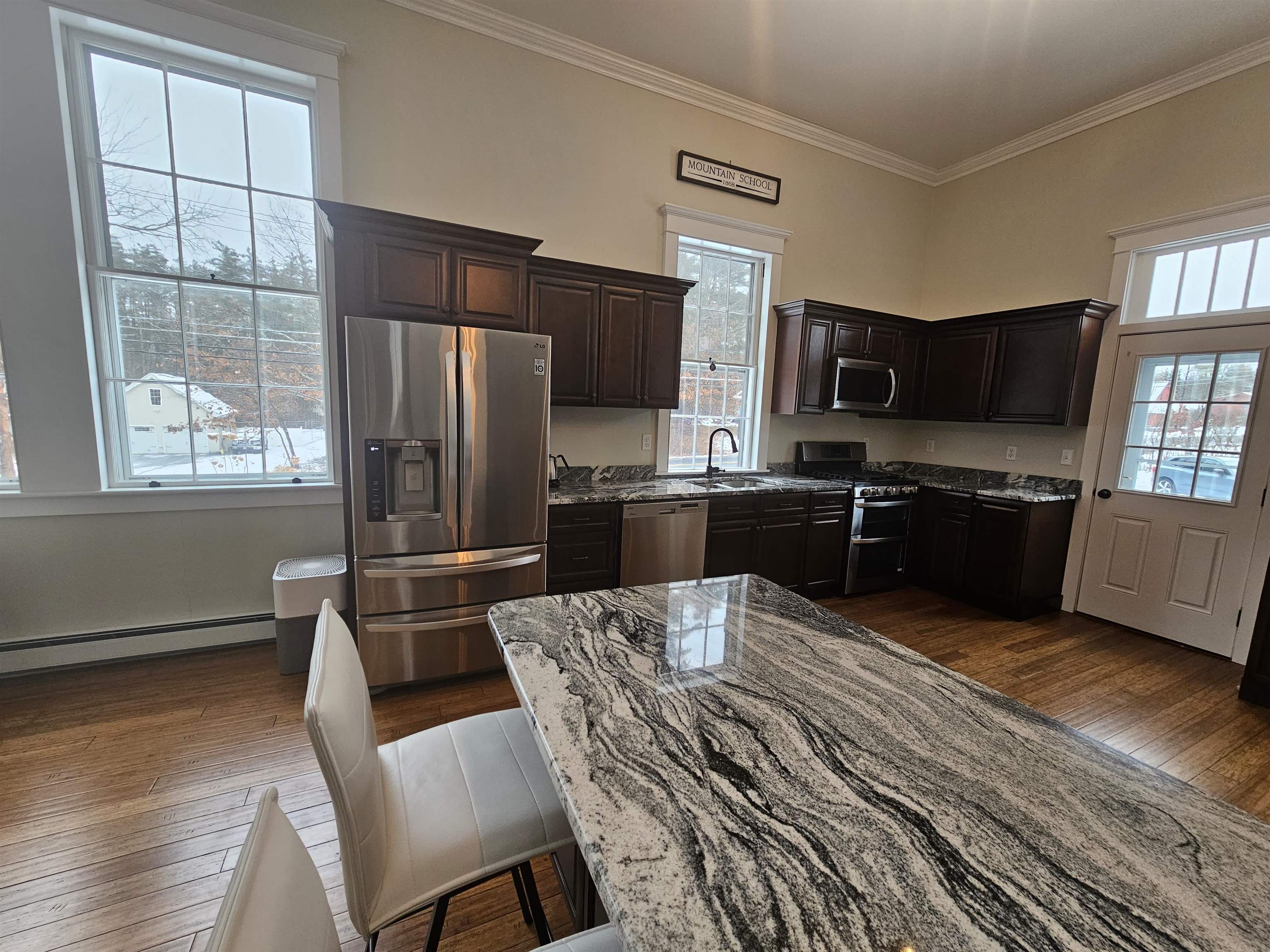 369 Mountain Road Concord, NH 03301 - Photo 3 of 25