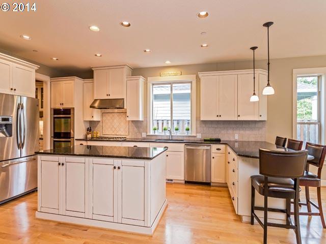 5433 Southwest Hume Street Portland, OR 97219 - Photo 3 of 16 Kitchen
