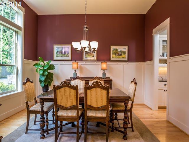 5433 Southwest Hume Street Portland, OR 97219 - Photo 5 of 16 Dining Room