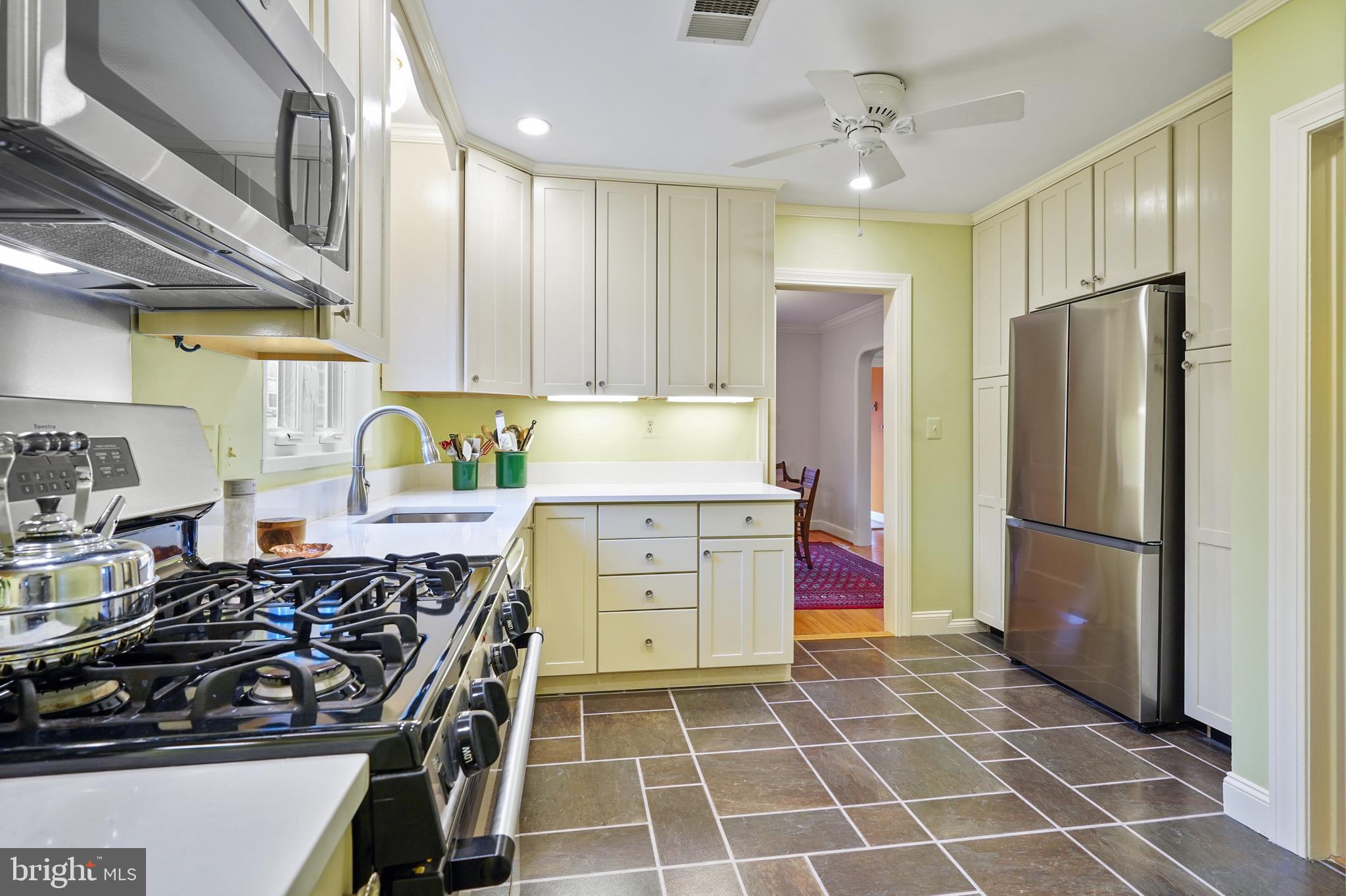 904 West Braddock Road Alexandria, VA 22302 - Photo 8 of 41 Kitchen