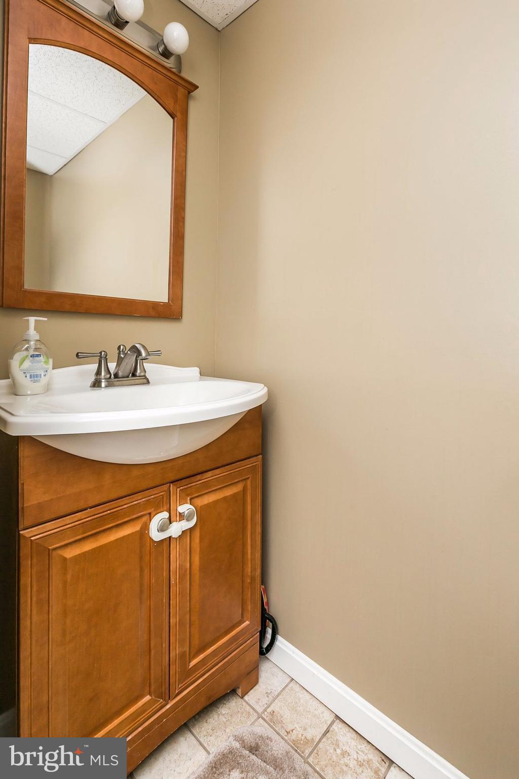 7913 Central Road Pasadena, MD 21122 - Photo 21 of 30 Bath