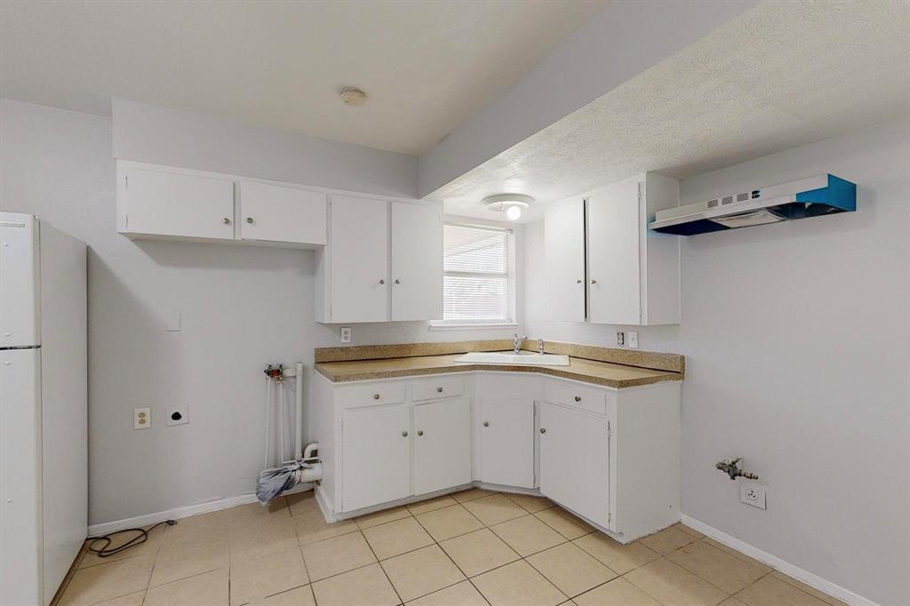 220 West Union Bower Road Irving, TX 75061 - Photo 13 of 30