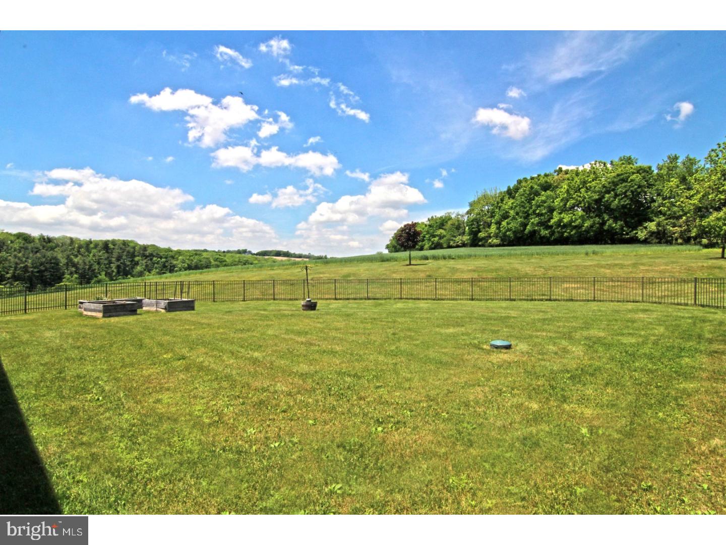6595 Trickle Creek Road Bath, PA 18014 - Photo 6 of 12 Gallery Image 6