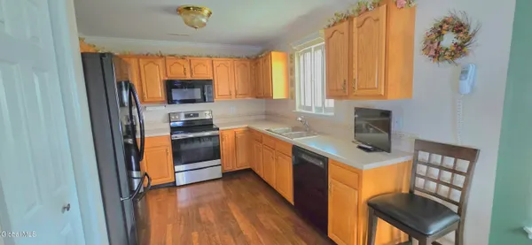 $265,000 | 83 Morning Glory Way, Rotterdam, NY 12303