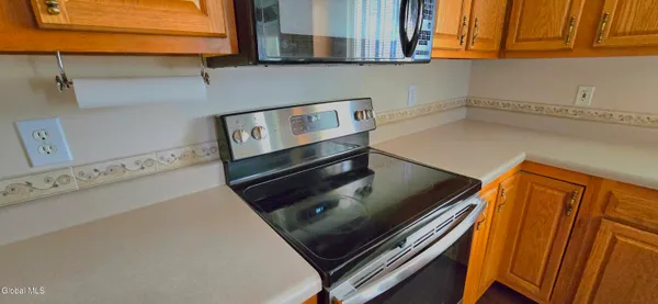 $265,000 | 83 Morning Glory Way, Rotterdam, NY 12303