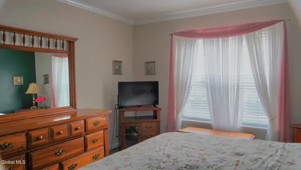 $265,000 | 83 Morning Glory Way, Rotterdam, NY 12303