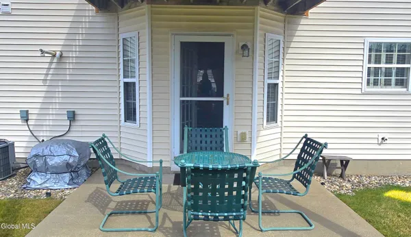$265,000 | 83 Morning Glory Way, Rotterdam, NY 12303