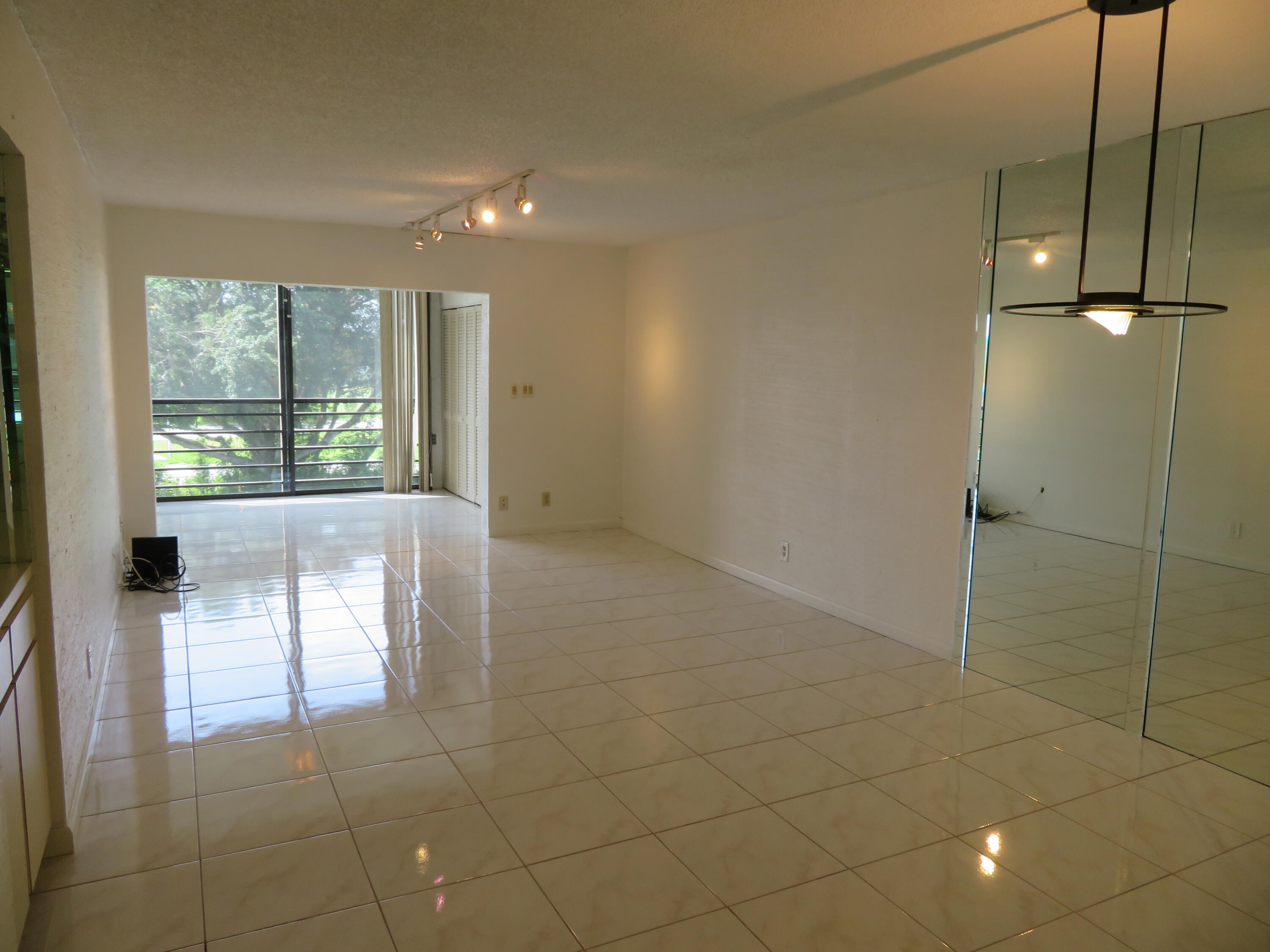 9233 Southwest 8th Street, Unit 409 Boca Raton, FL 33428 - Photo 27 of 40 38 9233-409 LR-DR