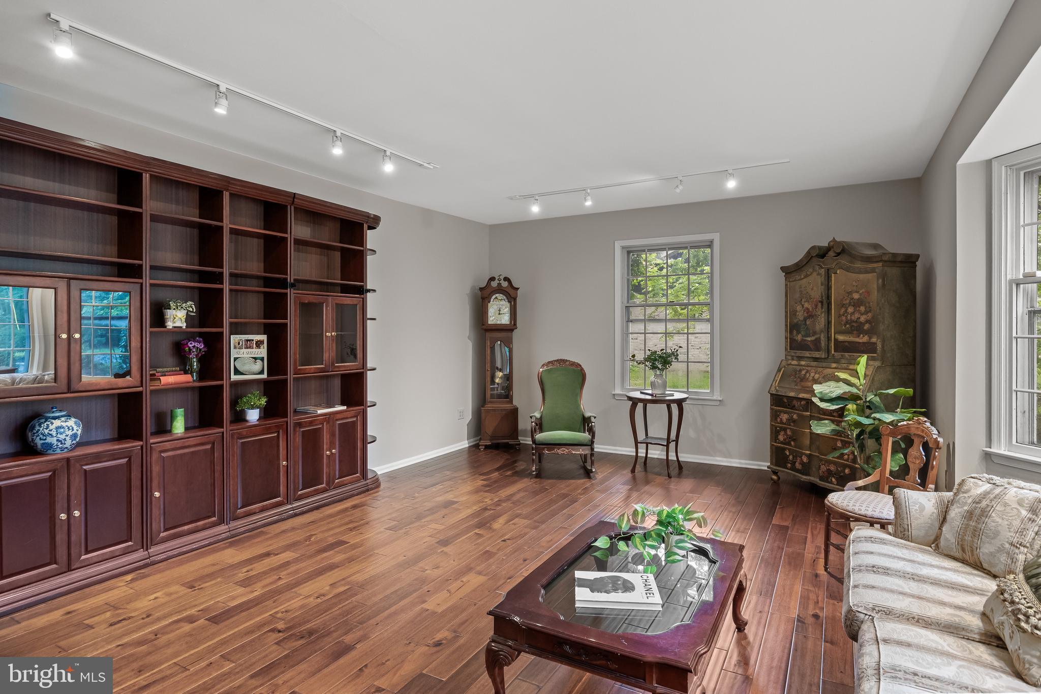 21 Robin Road Moorestown, NJ 08057 - Photo 13 of 82 a living room with furniture and a book shelf