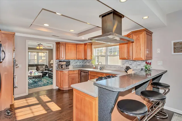 $699,000 | 918 South Fairfield Avenue, Lombard, IL 60148