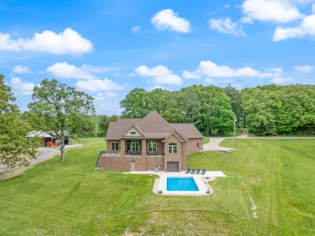 $1,198,000 | 532 South Tidwell Road, Bon Aqua, TN 37025