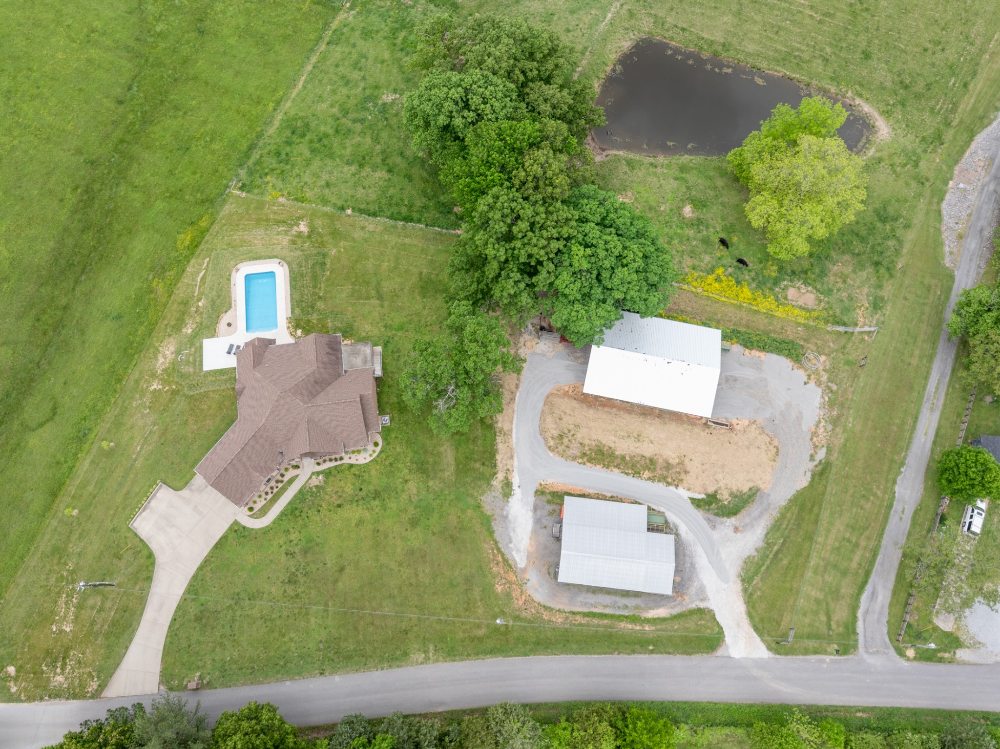 532 South Tidwell Road Bon Aqua, TN 37025 - Photo 92 of 100 an aerial view of a house