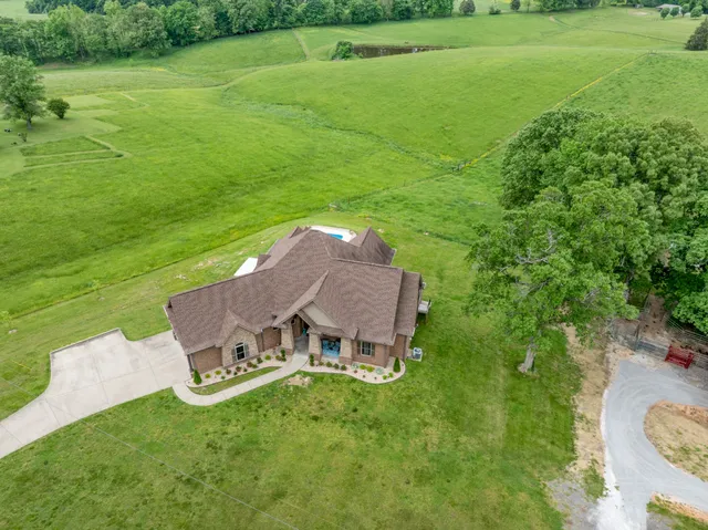 $1,265,000 | 532 South Tidwell Road, Bon Aqua, TN 37025