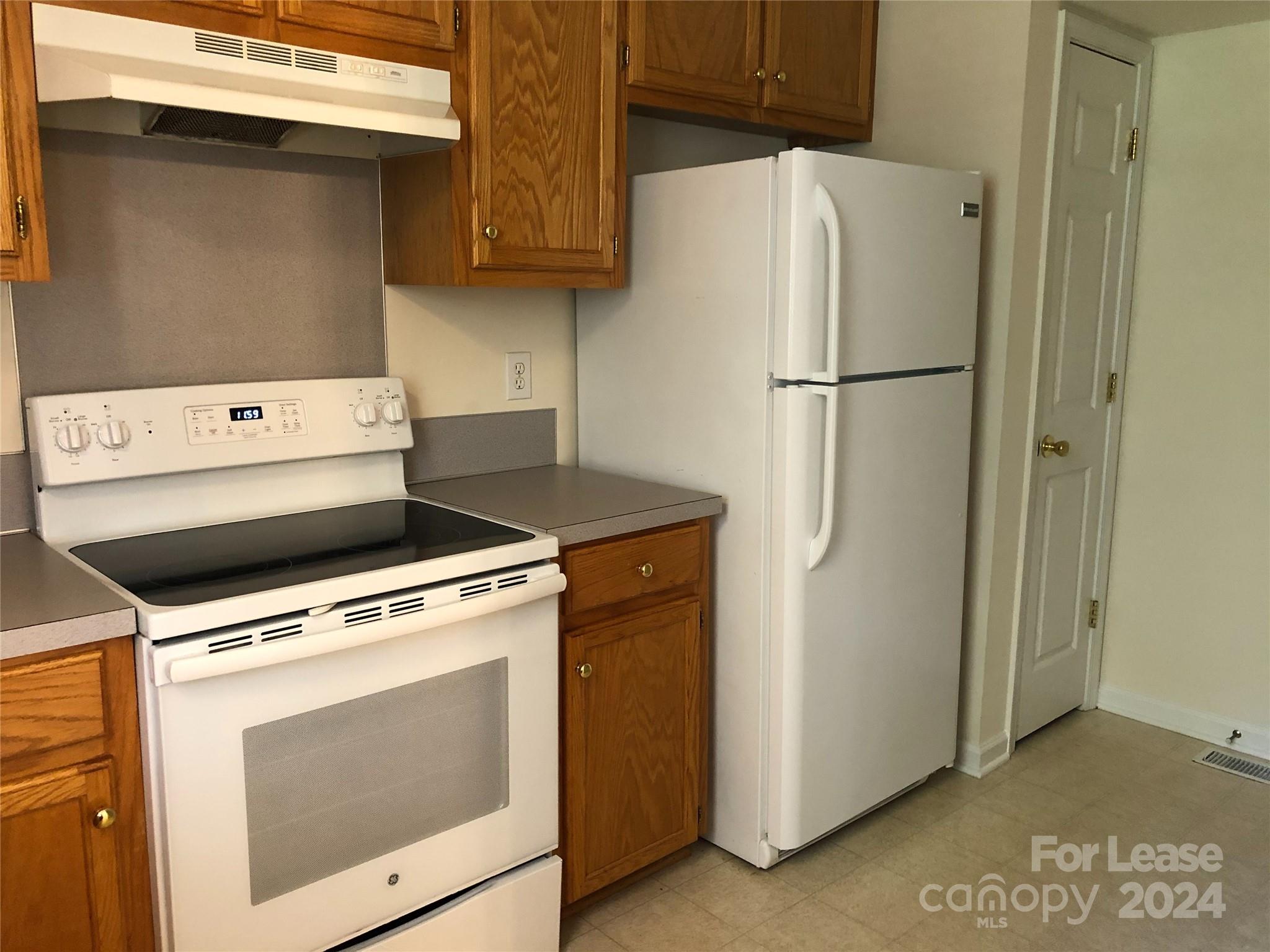 6381 Kidville Road Denver, NC 28037 - Photo 6 of 19 a utility room with dryer and washer