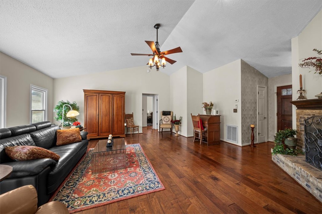 32 Jackson Court Piedmont, SC 29673 - Photo 6 of 27