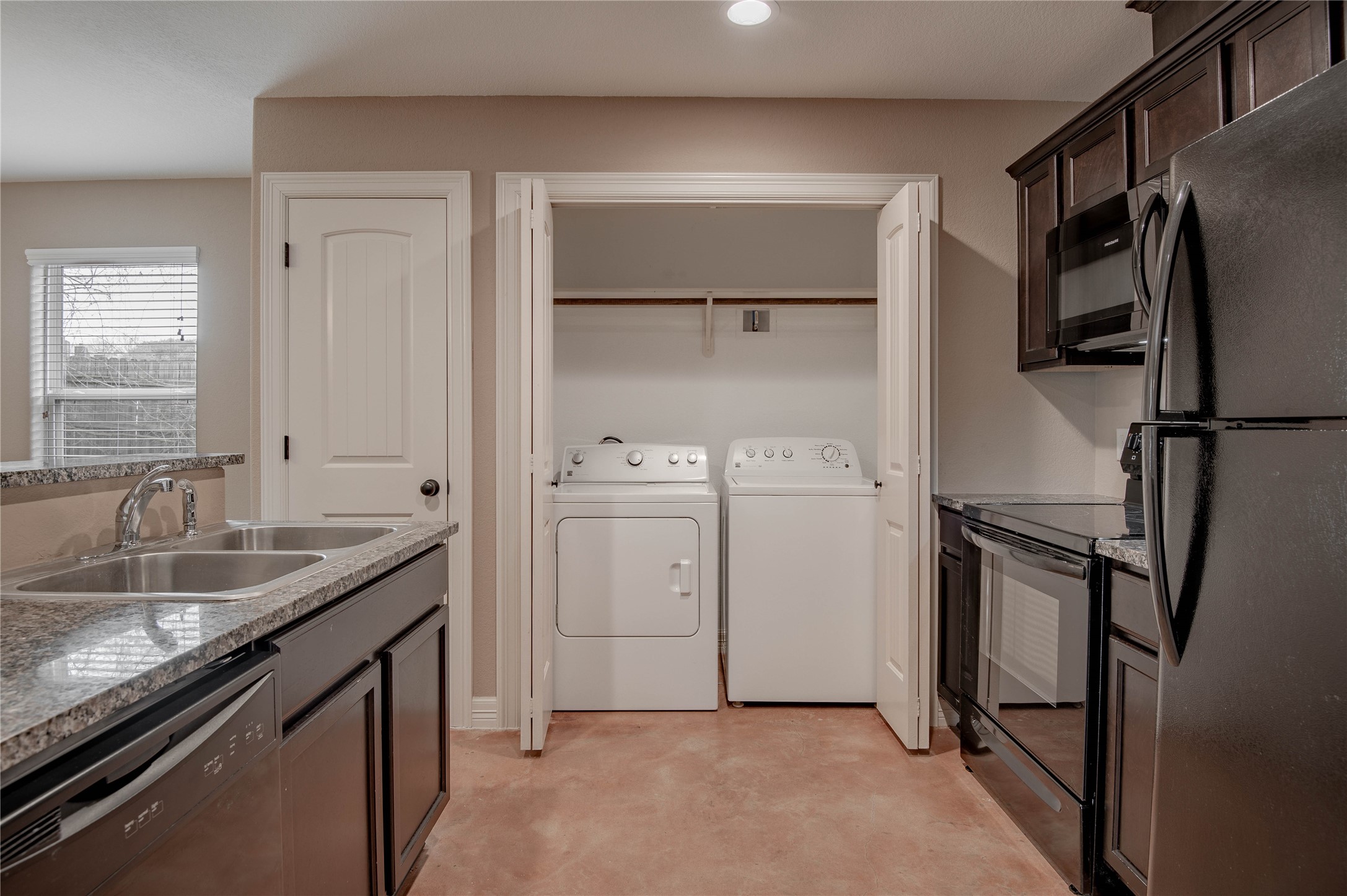 2002 20th Street, Unit 103 Huntsville, TX 77340 - Photo 12 of 23
